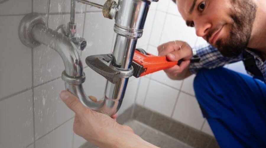 Professional same day plumber in El Indio, TX